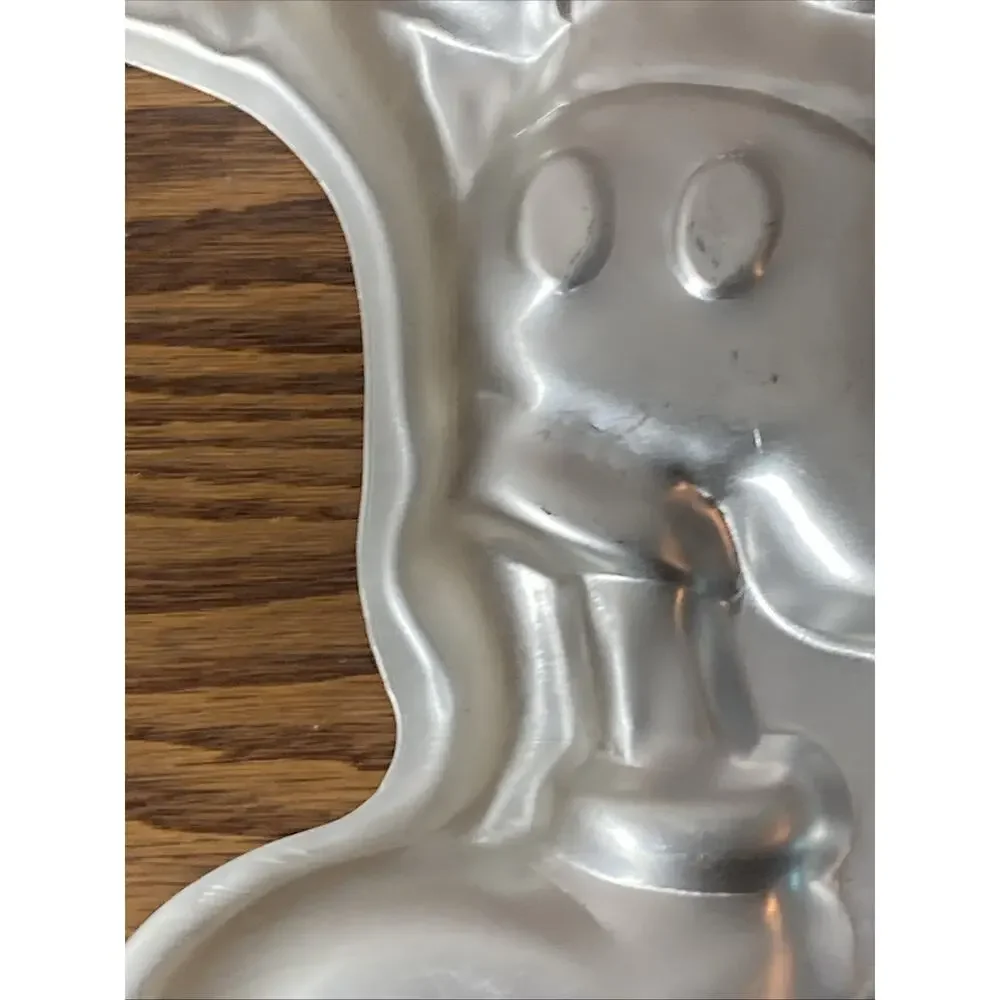 Vintage 1995 Mickey Mouse Baking Cake Pan